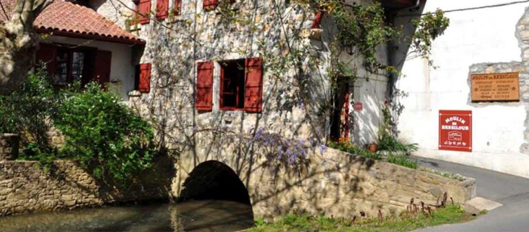 Moulin de Bassilour au bord de l’Uhabia